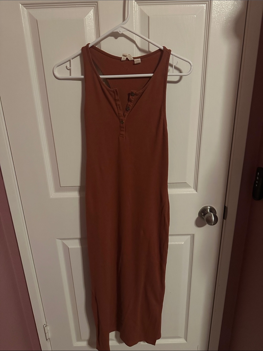 Roxy Sleeveless Henley Maxi Dress in Rust Brown